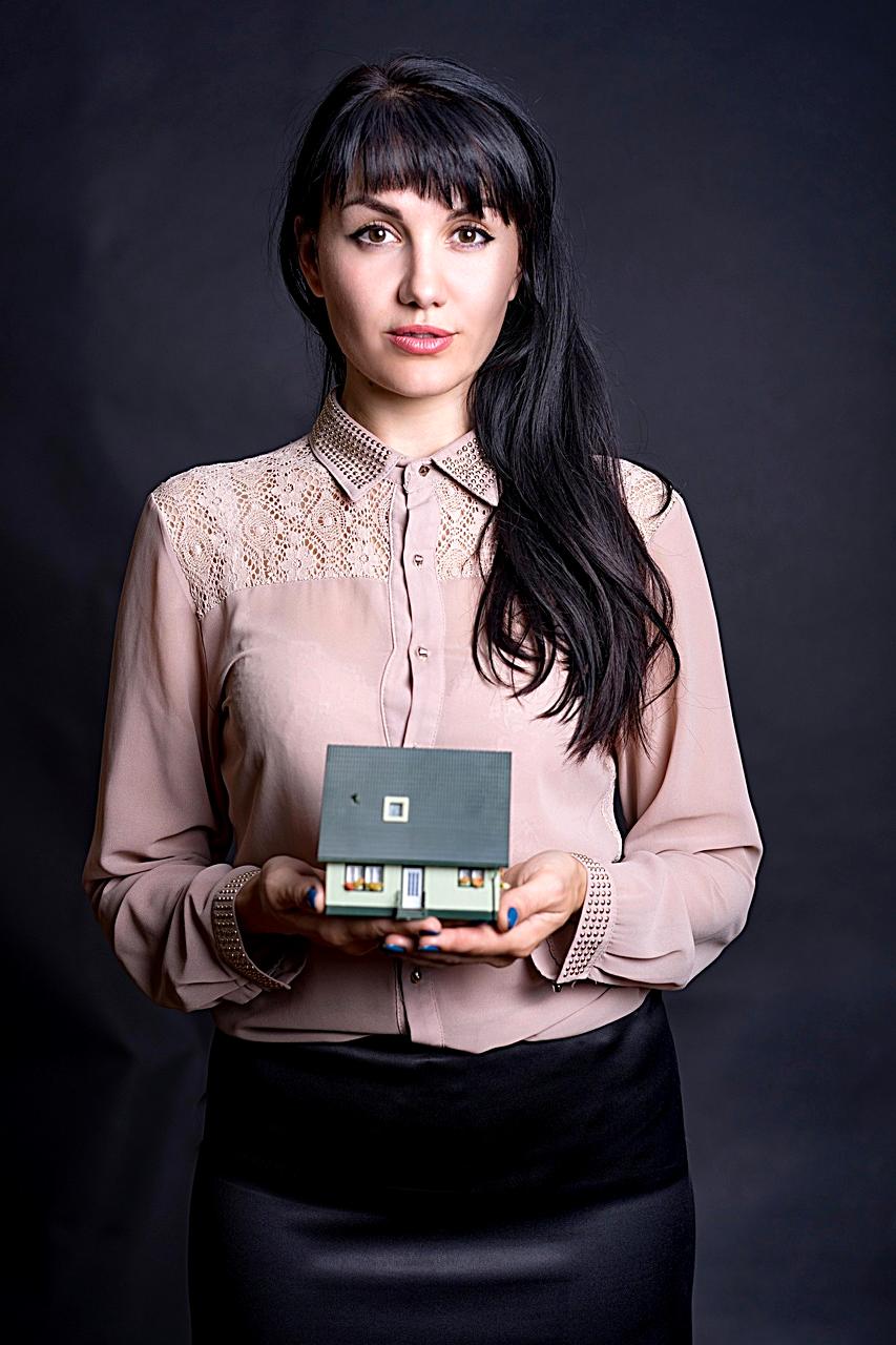 Sarah Chen - Property investor from Marina Bay